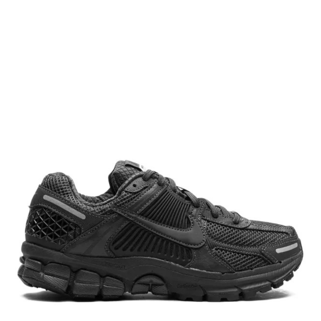 Vomero 5 Triple Black