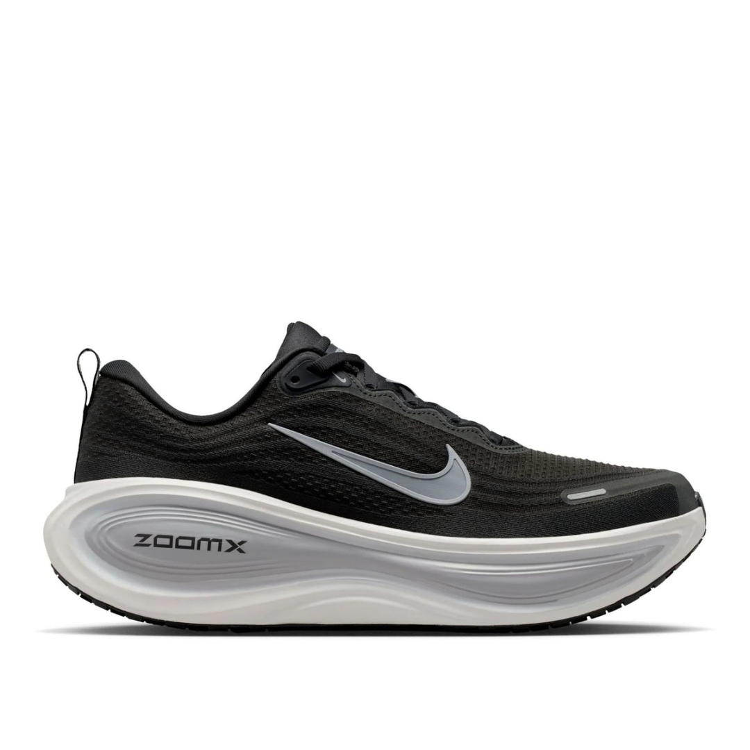 Vomero Plus Black/White