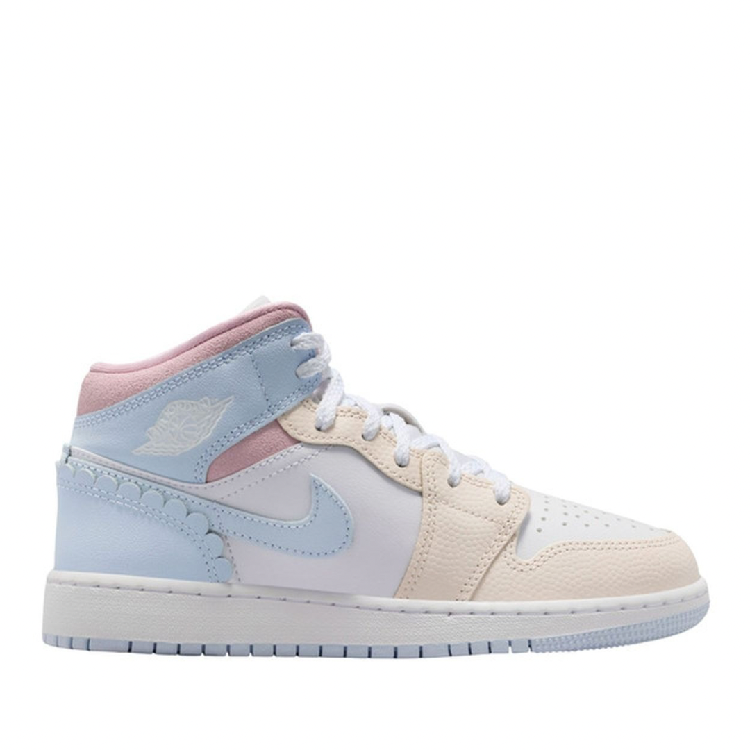Retro 1 Love is in the Air