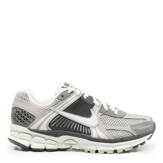 Zoom Vomero 5 Grey